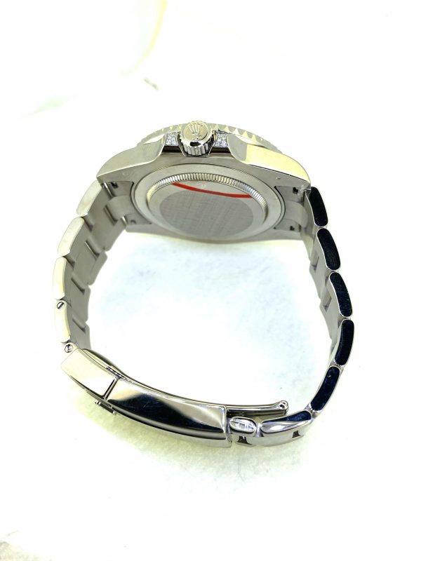 9D975790-A7DE-428E-B049-A6A770A26423