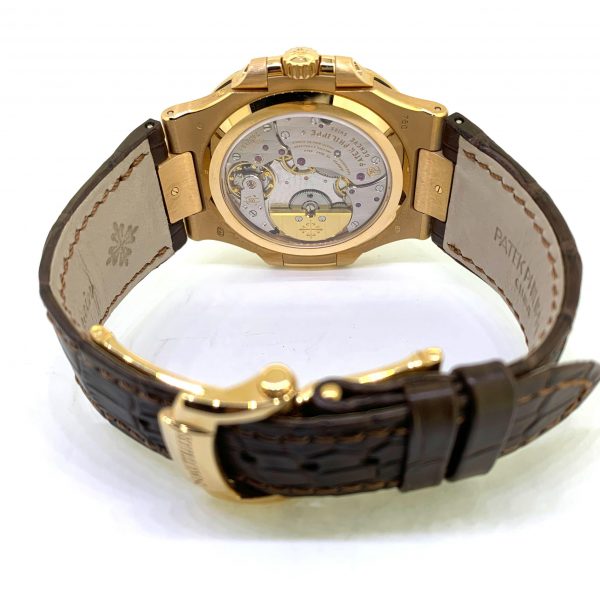 patek_philippe_nautilus_5712r0_1597129706_48f68101_progressive