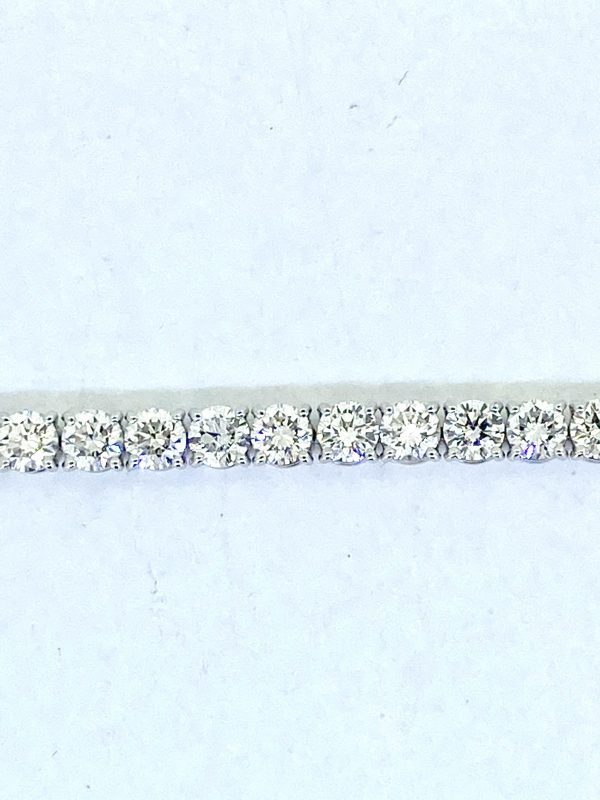 larrys_diamond_tennis_braslet__1600756349_b5bdf748_progressive