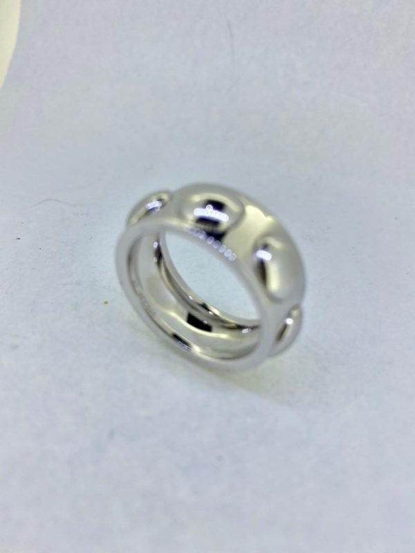 louis_vuitton_white_gold_ring_1600850212_08a82927_progressive