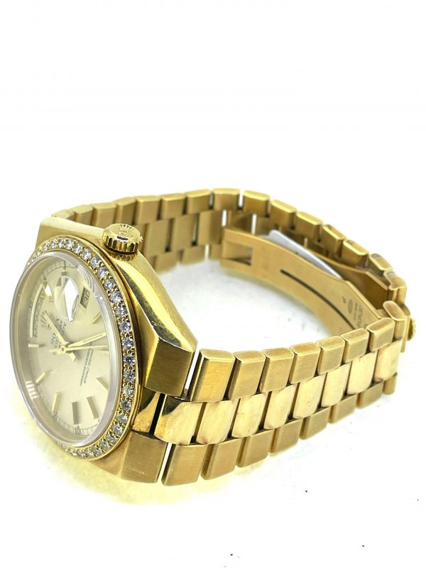 3A6EF910-2028-4D23-8A3D-E4D40AC03B7B