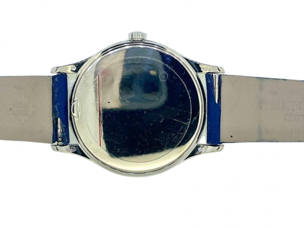 6F8F6023-393D-45F4-8928-186D89BD7EEF