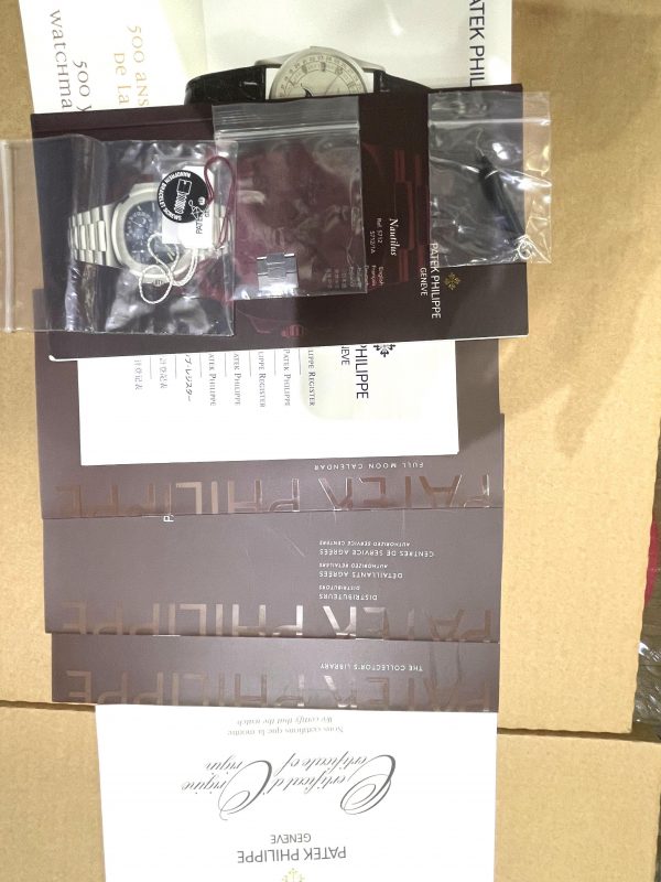 patek_philippe_nautilus_57121a_1630041646_387b8384_progressive