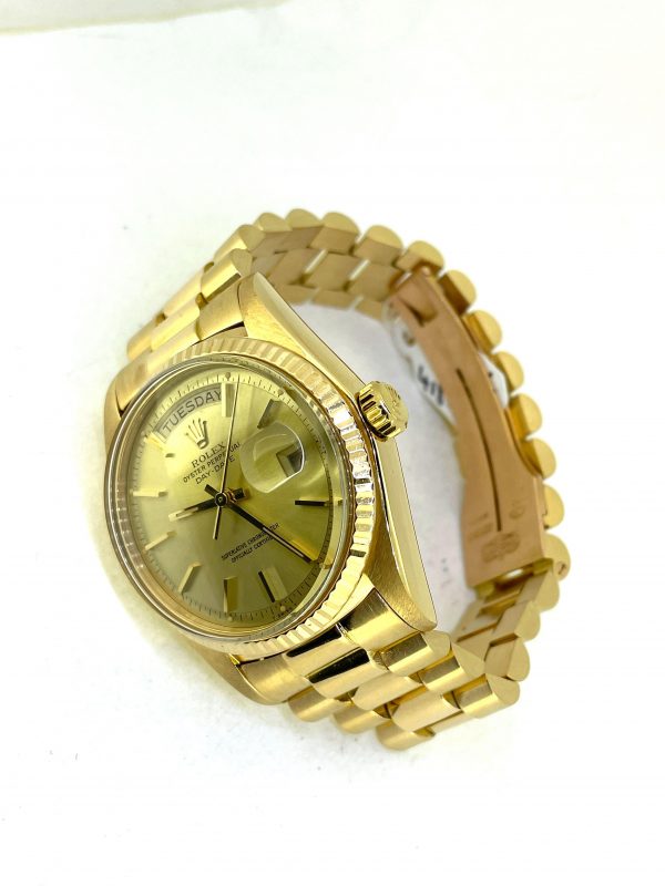 F8F94EA8-3951-4475-8B4C-7E4FE9933142