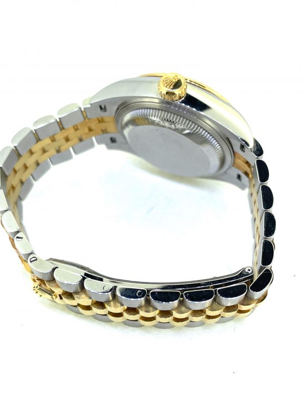 FD131EDE-BD6E-471F-9968-A2D0D44DE502