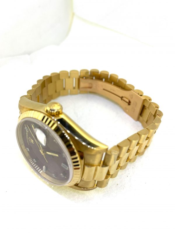 9E813969-3AB8-41EA-BA89-1B209EC2E6B6