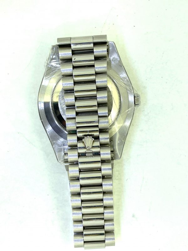 D845B84E-5384-409C-A03D-64BB1BB21639