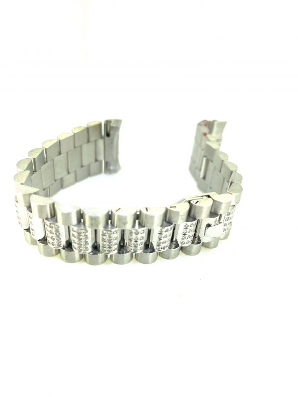 EEF6E908-B926-4C3F-B1D6-D0CBF993D57B