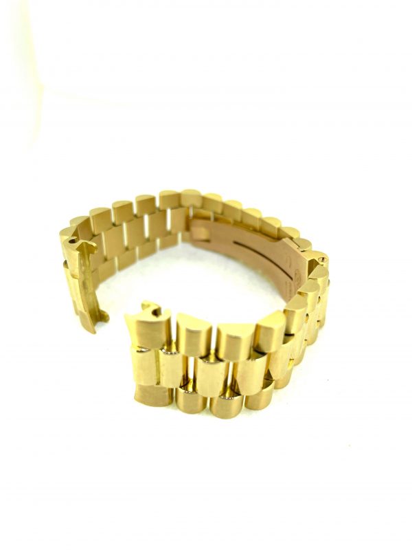 35D504B2-ABCF-412A-84A3-9EE51903FCF2