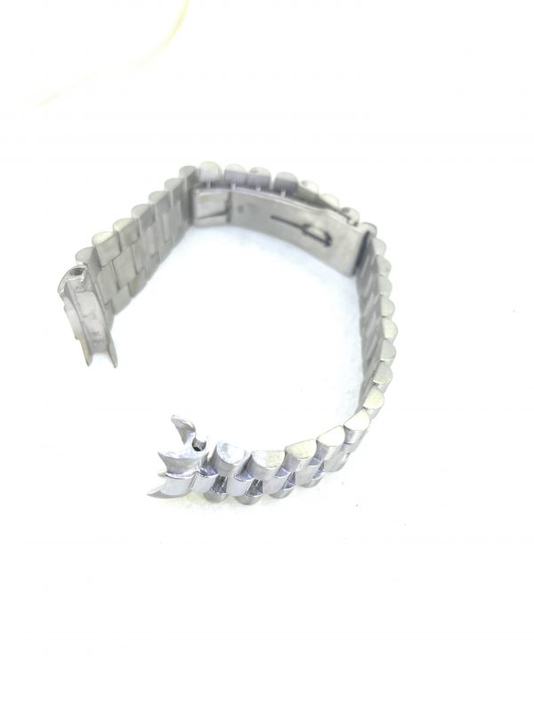 39850680-7345-42C4-A379-1DFA565A2F06