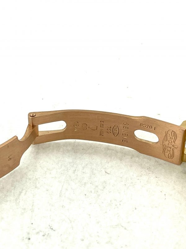 6B7B1720-1523-496E-BFA9-59F7BEEAC225