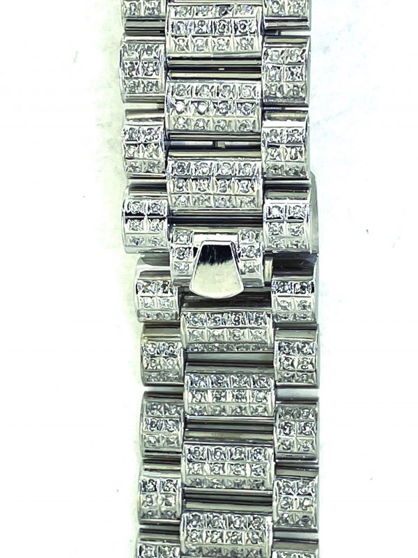 6B9F4ED5-9793-496E-88E4-91FAD6B37F26