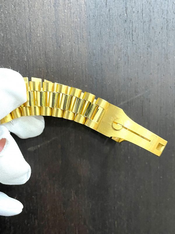 72E8AEA1-62B3-4DDF-84BF-16547CEEAB3A