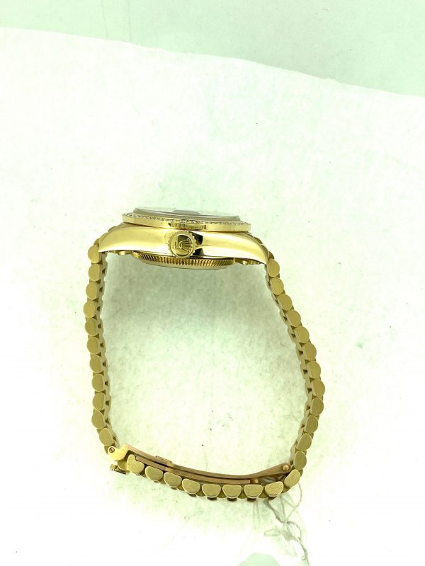 AD171C9A-73C2-409D-A436-9F0C1A11765F