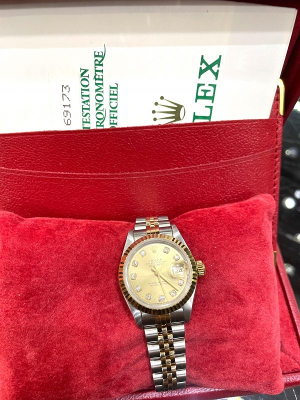 D7D746DD-73EA-414E-8556-22D055D24702