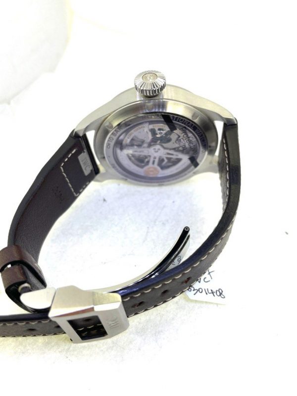 930F3FA5-8E2D-4FC2-AFD2-79F994917192