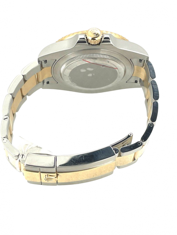 8A667CAD-E12E-44A6-9A5D-227160657336