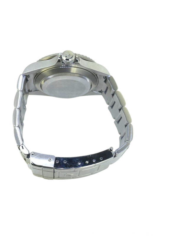 E5876937-AB25-4B1A-9A6A-6AAE530D3C12