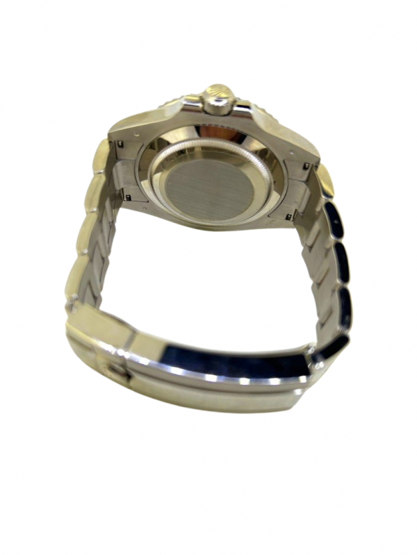 D5E7E05B-63C7-4812-9C23-ACD785D9065A