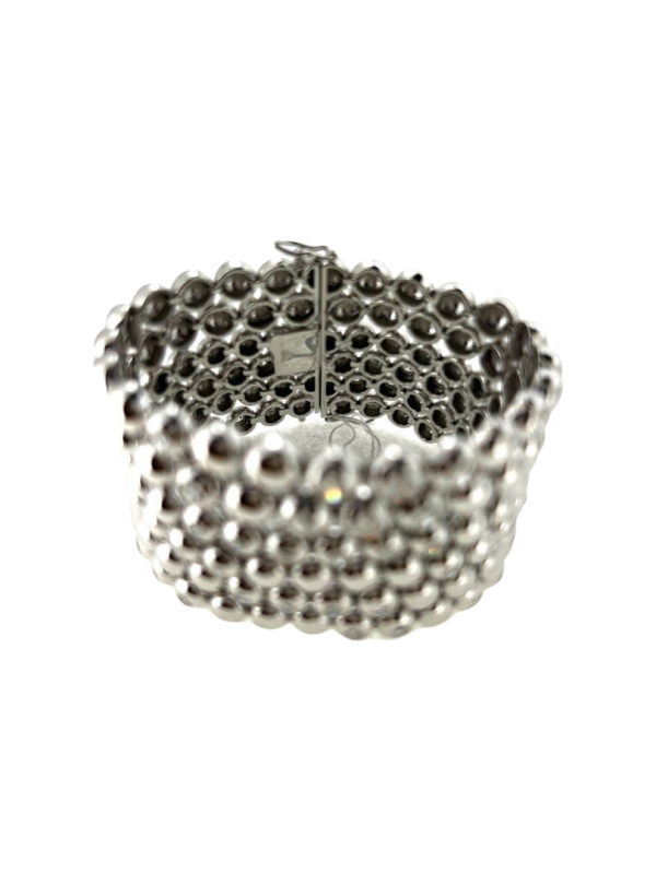 BA09E329-FCB0-43A1-901D-5A2B1DA73BD3