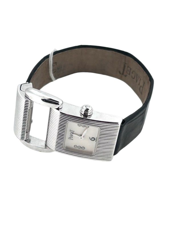 7A8F31F6-2A2A-47F4-9A5B-F85466F9F721