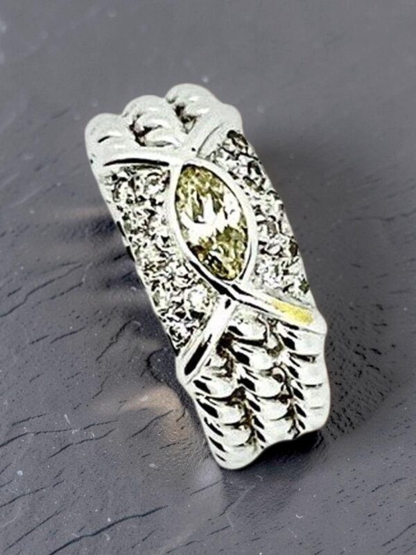 18_kt_diamond_ring_1783047899_b947b663_progressive