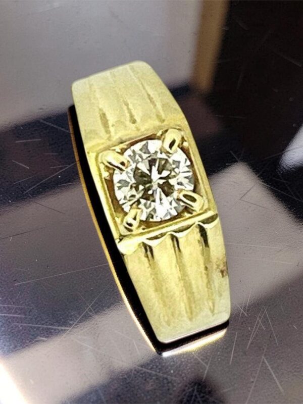 diamond_ring_in_yellow_gold_05_1783067386_5effb536_progressive