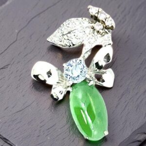 jade_and_diamond_leaf_pendant_1784354964_d7c36e83_progressive