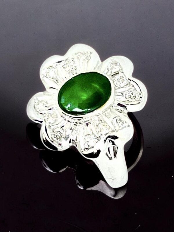 jade_ring_in_white_gold_1783067973_d2f86cf9_progressive