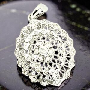 white_gold_diamond_pendant_1784353792_1a5eb7db_progressive