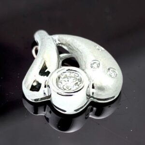 white_gold_diamond_pendant_cha_1784109839_93a34f8d_progressive
