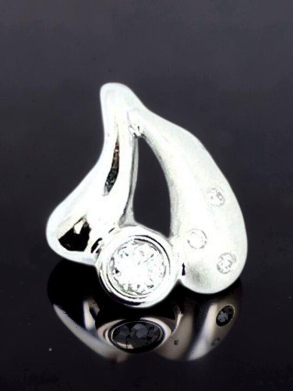 white_gold_diamond_pendant_cha_1784109839_df7db515_progressive